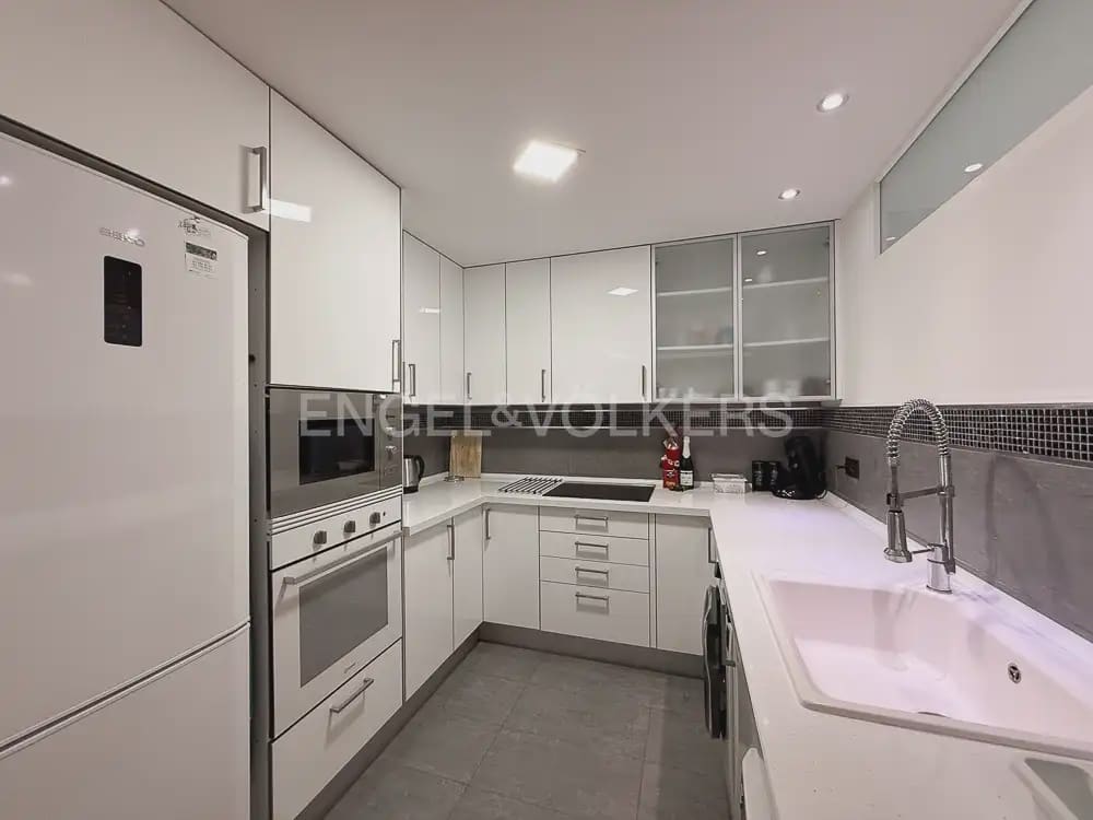 3 soverom Leilighet til leie i Valencia by - € 1 600 (Ref: 9968994)