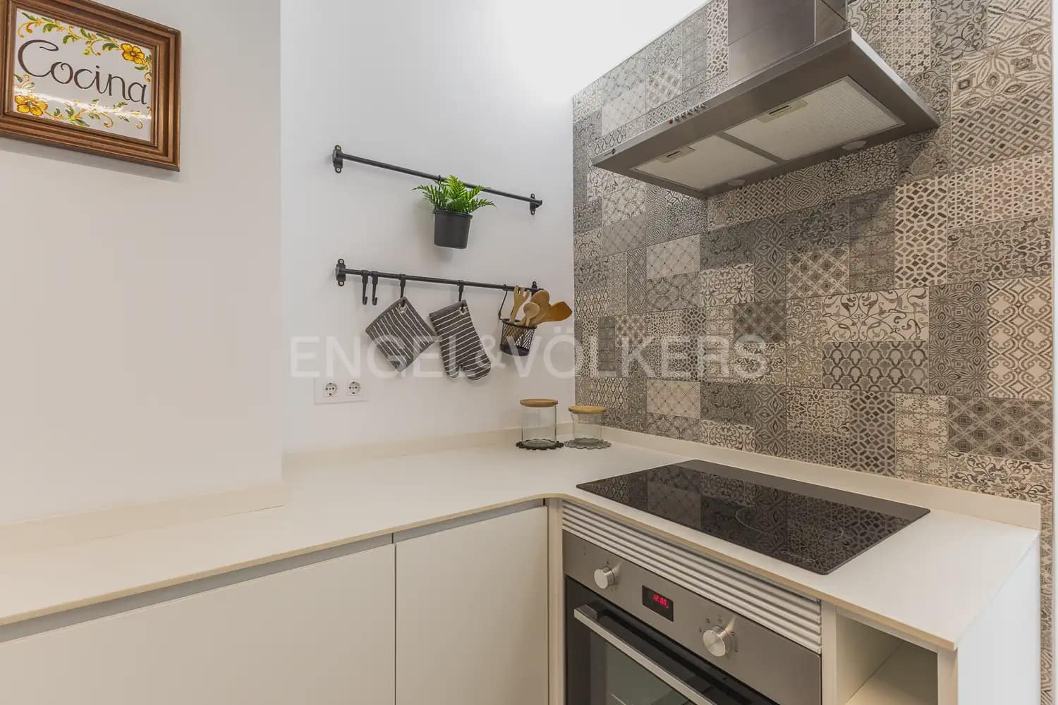 1 soveværelse Lejlighed til leje i Valencia by - € 1.300 (Ref: 9968995)