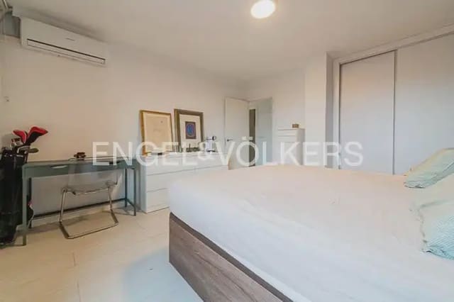 2 soveværelse Lejlighed til salg i La Creu del Grau, Valencia by - € 295.000 (Ref: 9970844)