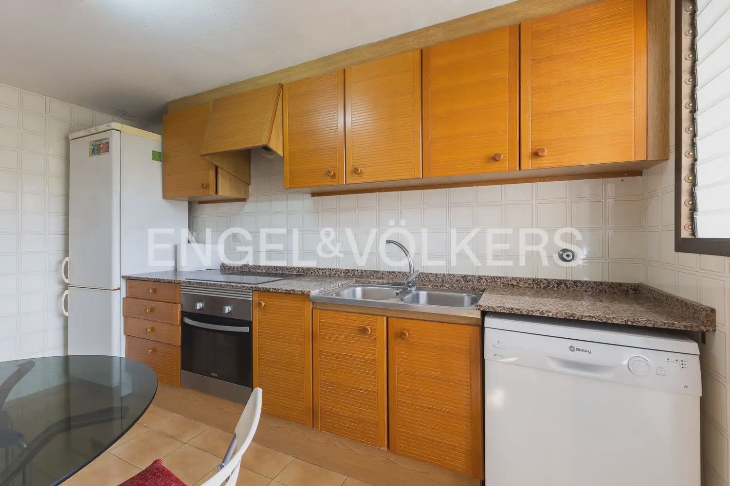 3 soveværelse Lejlighed til leje i Valencia by med garage - € 1.600 (Ref: 9970845)
