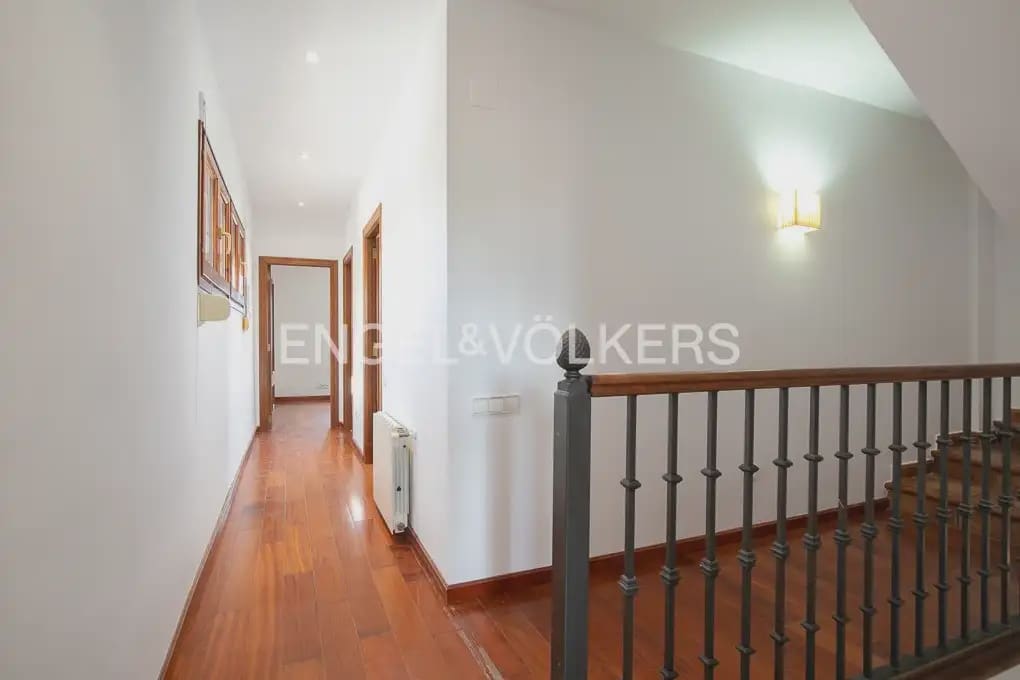 4 soveværelse Villa til leje i L'Eliana med swimmingpool garage - € 2.300 (Ref: 9971654)