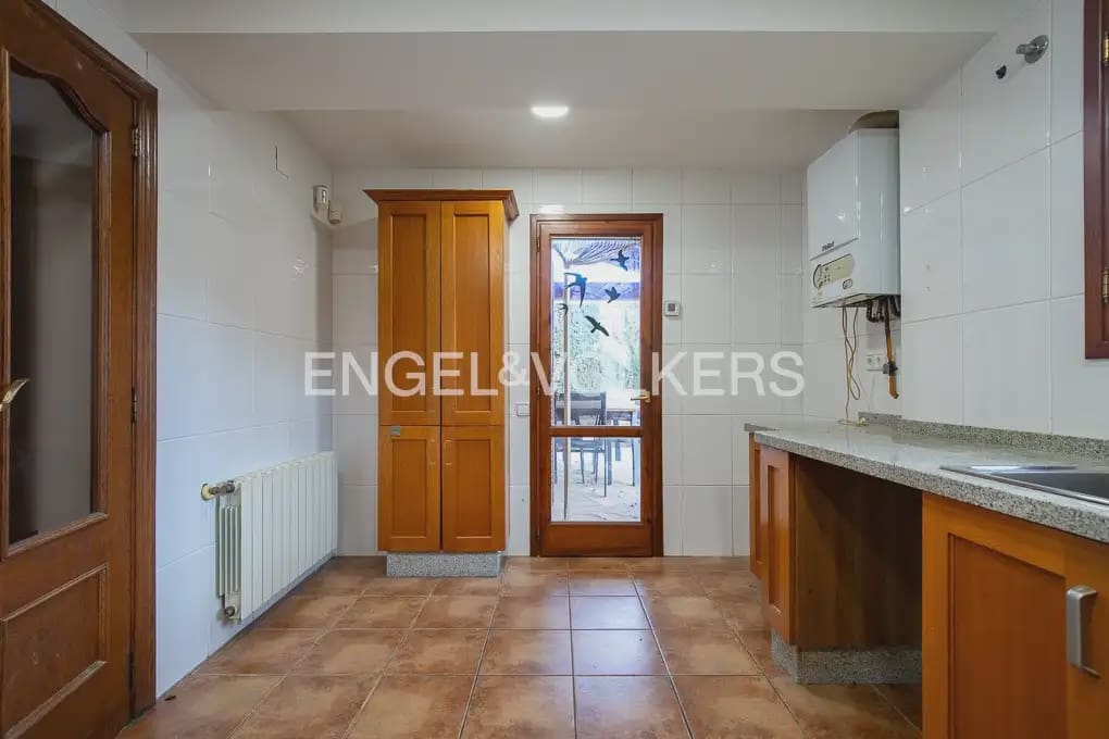 4 soveværelse Villa til leje i L'Eliana med swimmingpool garage - € 2.300 (Ref: 9971654)