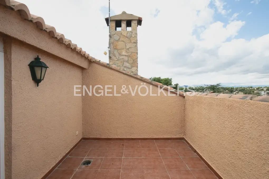 4 soveværelse Villa til leje i L'Eliana med swimmingpool garage - € 2.300 (Ref: 9971654)