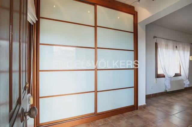 4 soveværelse Villa til leje i L'Eliana med swimmingpool garage - € 2.300 (Ref: 9971654)
