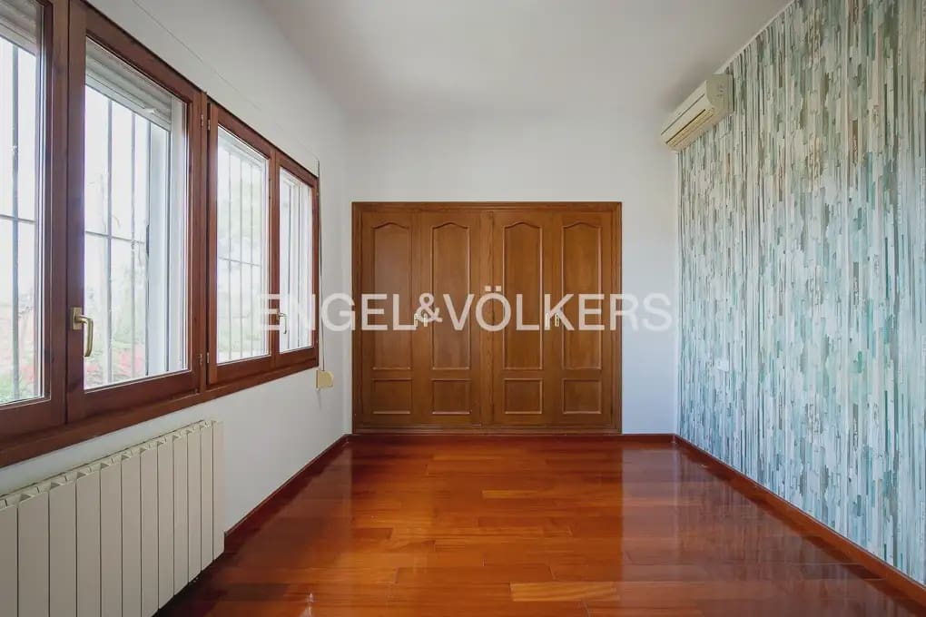 4 soveværelse Villa til leje i L'Eliana med swimmingpool garage - € 2.300 (Ref: 9971654)