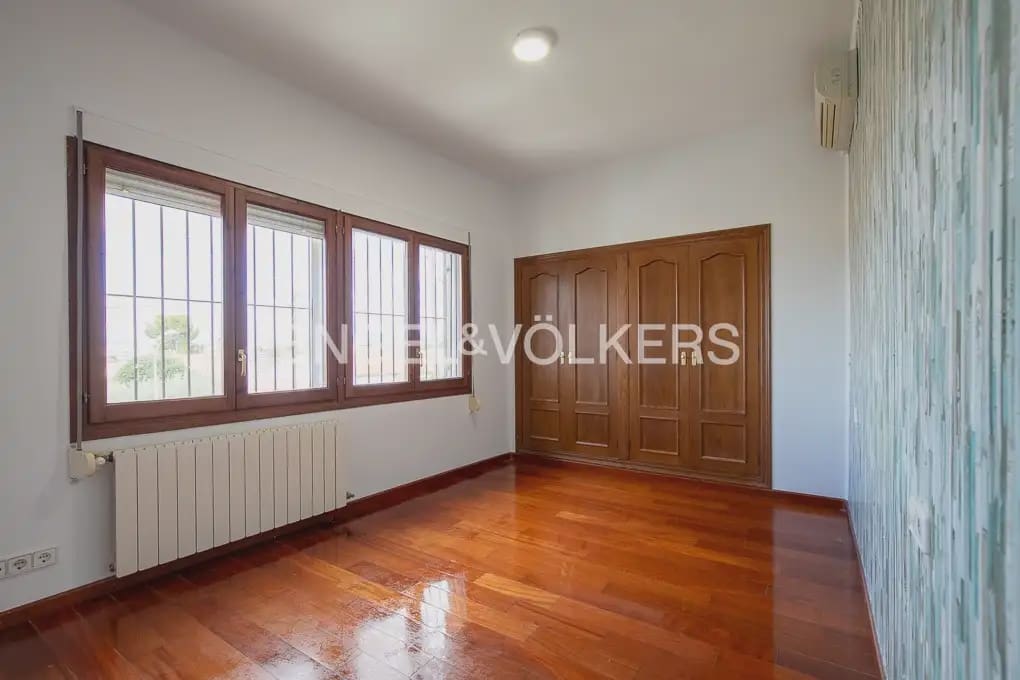 4 soveværelse Villa til leje i L'Eliana med swimmingpool garage - € 2.300 (Ref: 9971654)