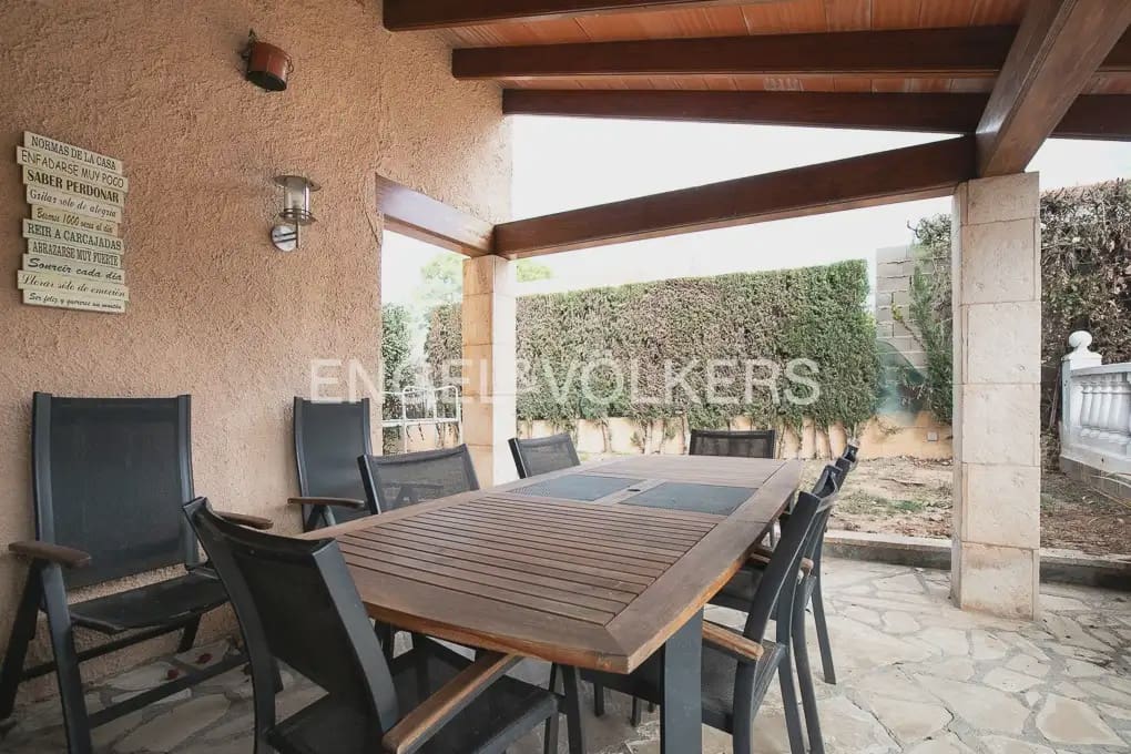 4 soveværelse Villa til leje i L'Eliana med swimmingpool garage - € 2.300 (Ref: 9971654)