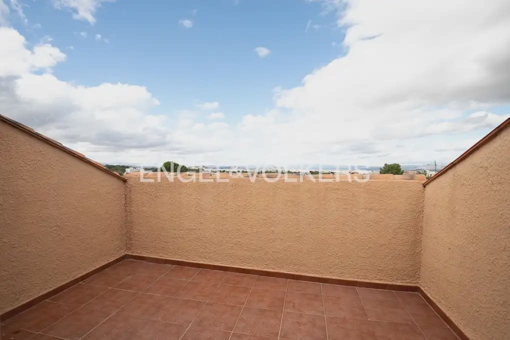 4 soveværelse Villa til leje i L'Eliana med swimmingpool garage - € 2.300 (Ref: 9971654)