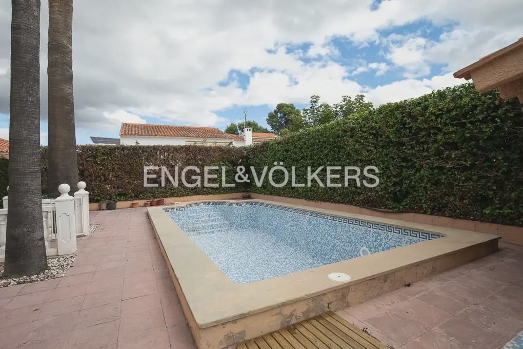 4 soveværelse Villa til leje i L'Eliana med swimmingpool garage - € 2.300 (Ref: 9971654)