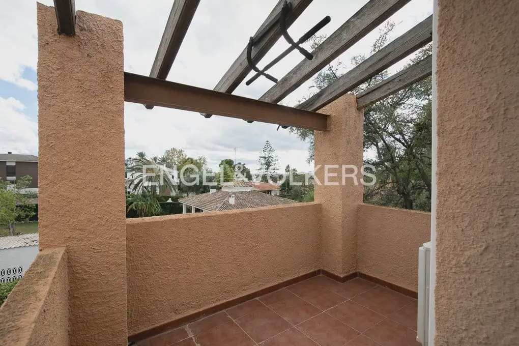 4 soveværelse Villa til leje i L'Eliana med swimmingpool garage - € 2.300 (Ref: 9971654)