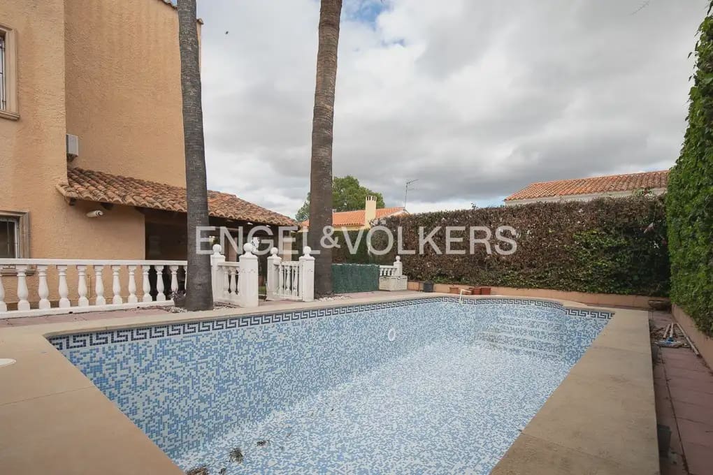 4 soveværelse Villa til leje i L'Eliana med swimmingpool garage - € 2.300 (Ref: 9971654)