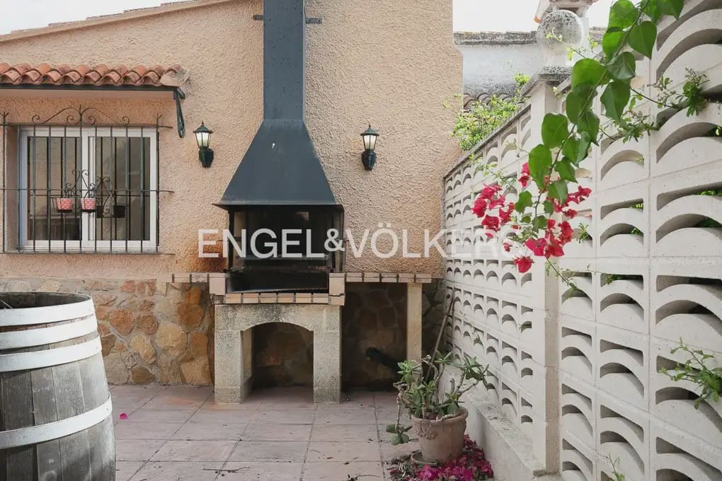 4 soveværelse Villa til leje i L'Eliana med swimmingpool garage - € 2.300 (Ref: 9971654)