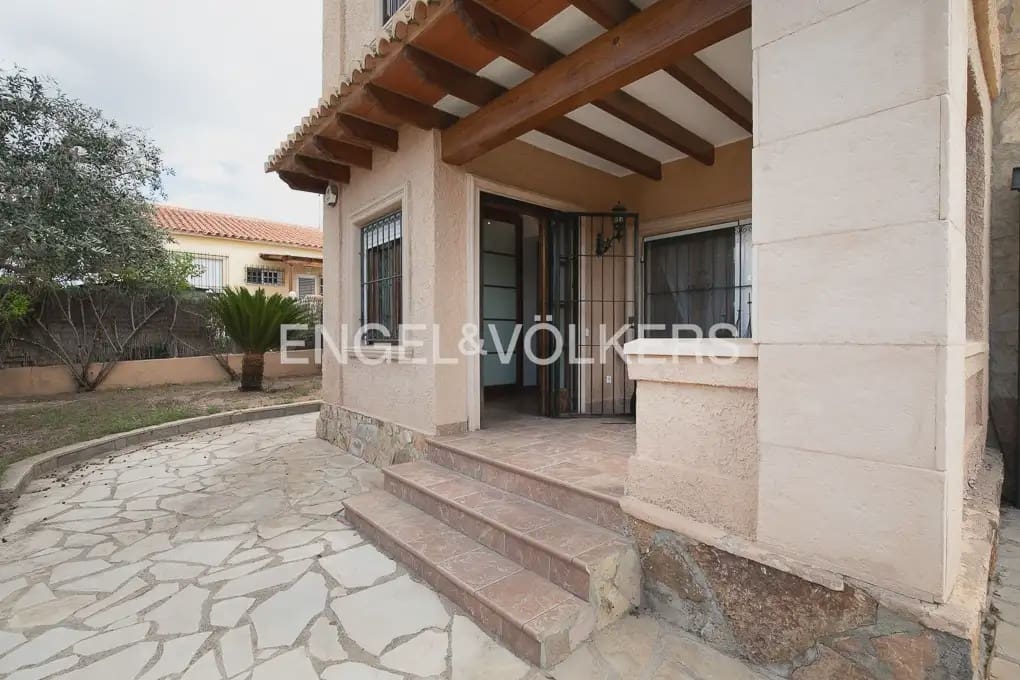 4 soveværelse Villa til leje i L'Eliana med swimmingpool garage - € 2.300 (Ref: 9971654)