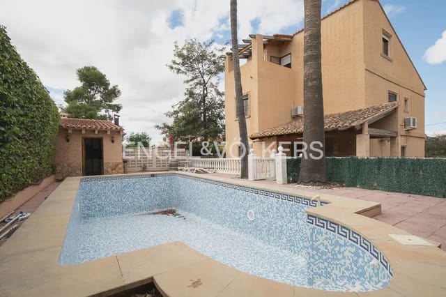 4 soveværelse Villa til leje i L'Eliana med swimmingpool garage - € 2.300 (Ref: 9971654)