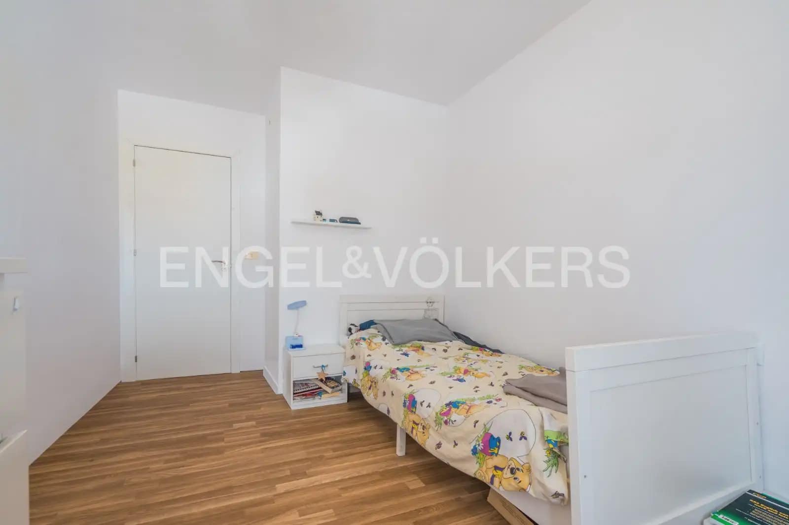 4 bedroom Flat for rent in Sagunto / Sagunt - € 1,250 (Ref: 9972214)
