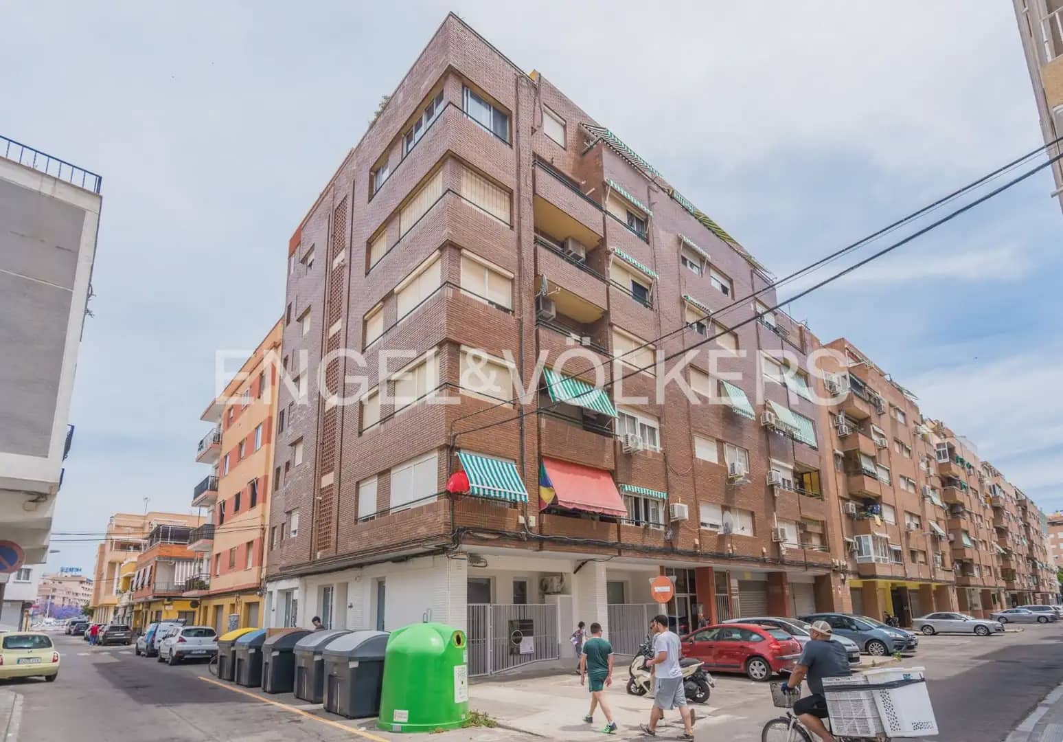 4 bedroom Flat for rent in Sagunto / Sagunt - € 1,250 (Ref: 9972214)
