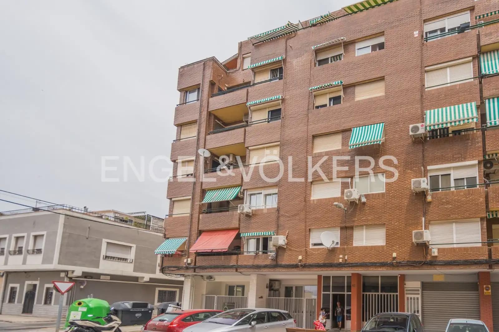 4 bedroom Flat for rent in Sagunto / Sagunt - € 1,250 (Ref: 9972214)