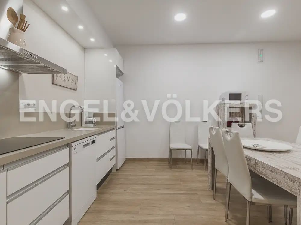 4 camera da letto Appartamento da affittare in Valencia citta con garage - 2.100 € (Rif: 9972325)