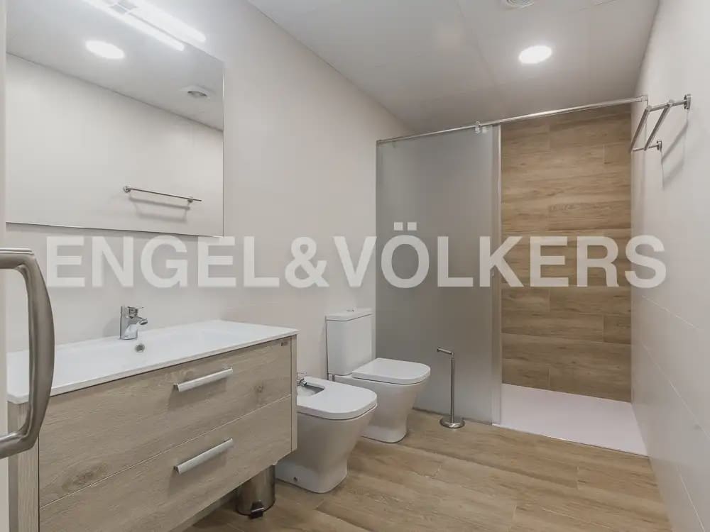 4 camera da letto Appartamento da affittare in Valencia citta con garage - 2.100 € (Rif: 9972325)
