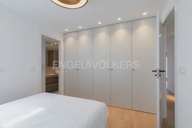 3 soverom Leilighet til leie i Mont-Olivet, Valencia by med garasje - € 1 600 (Ref: 9972326)