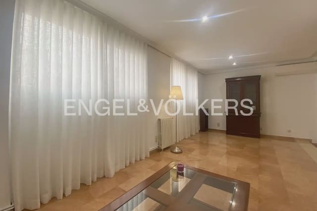 5 quarto Apartamento para arrendar em La Gran Via, Valência cidade - 2 000 € (Ref: 9973749)