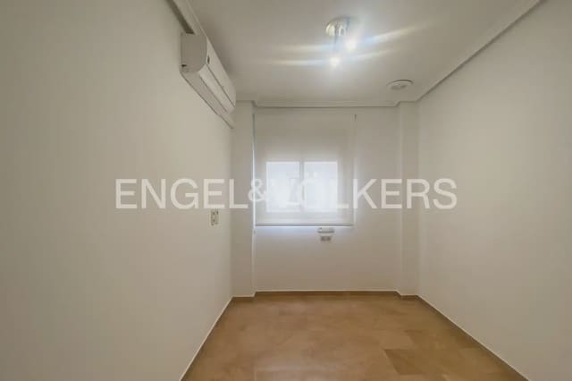 5 quarto Apartamento para arrendar em La Gran Via, Valência cidade - 2 000 € (Ref: 9973749)