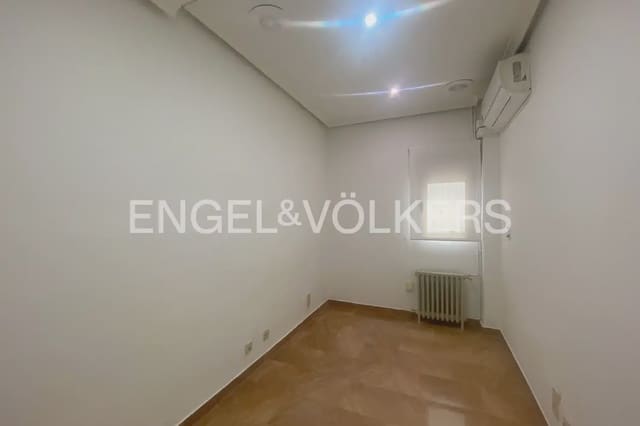 5 quarto Apartamento para arrendar em La Gran Via, Valência cidade - 2 000 € (Ref: 9973749)