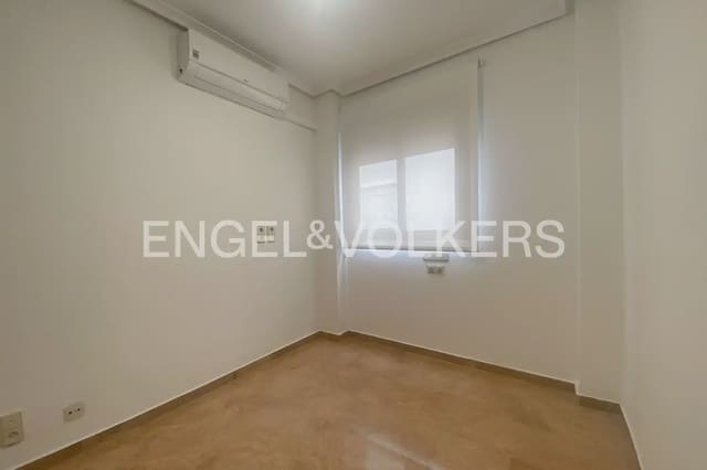 5 quarto Apartamento para arrendar em La Gran Via, Valência cidade - 2 000 € (Ref: 9973749)