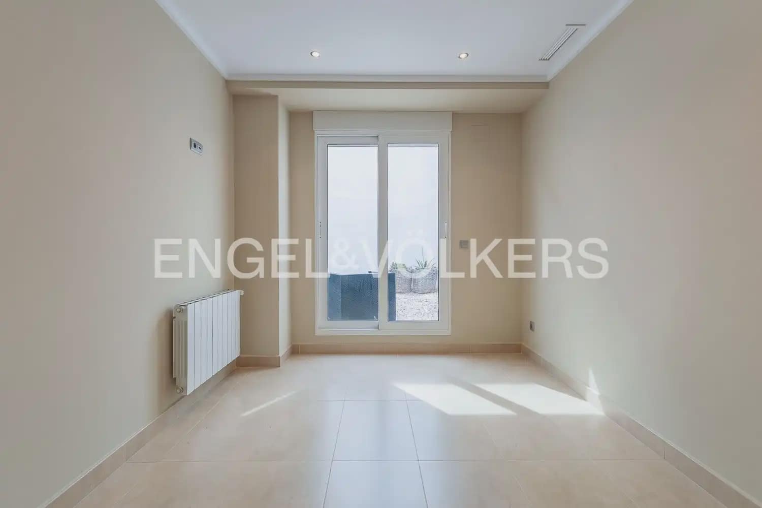 5 slaapkamer Huis te koop in Carcaixent met garage - € 340.000 (Ref: 9973750)