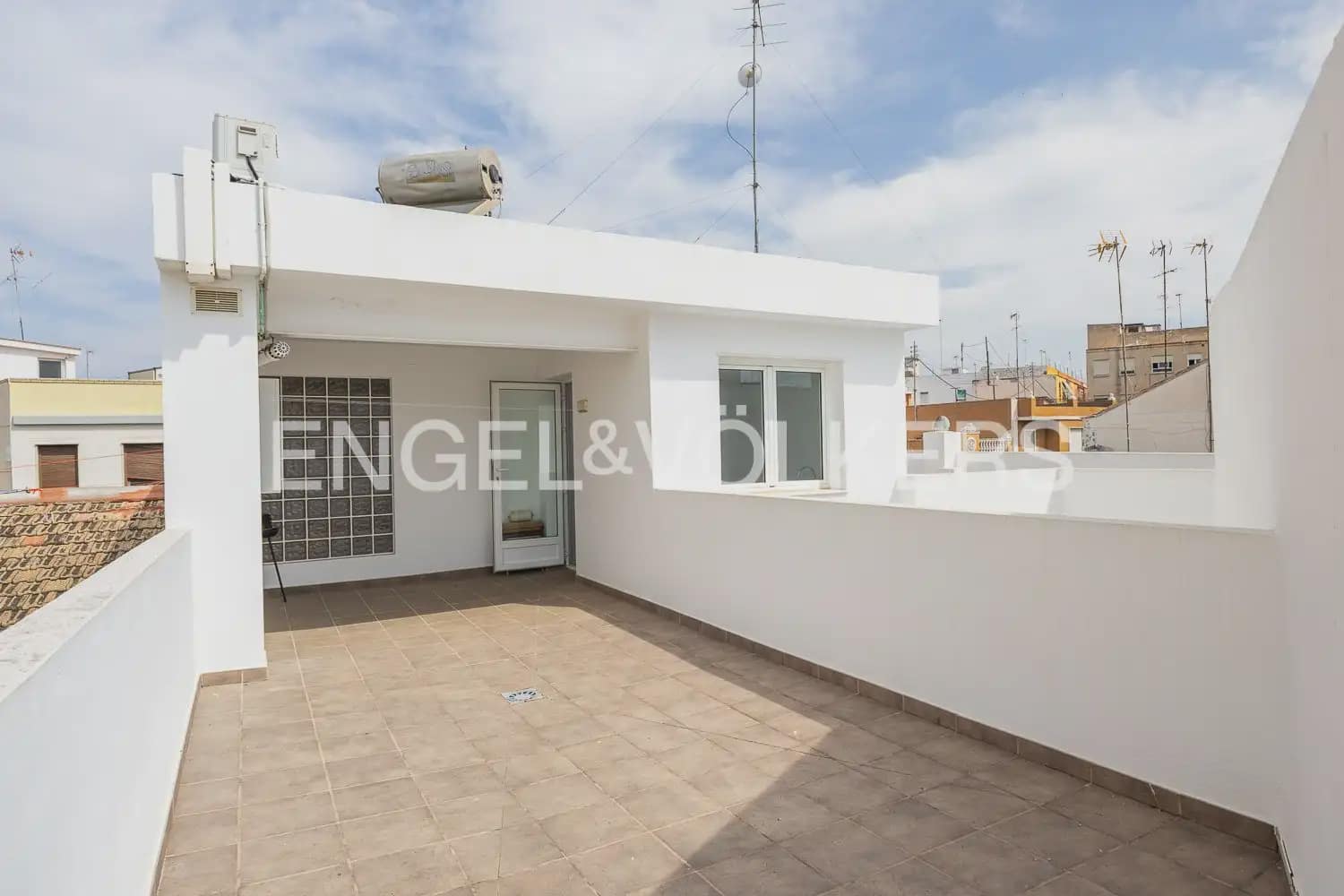 5 slaapkamer Huis te koop in Carcaixent met garage - € 340.000 (Ref: 9973750)