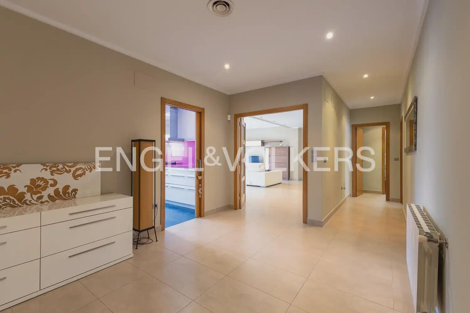 5 slaapkamer Huis te koop in Carcaixent met garage - € 340.000 (Ref: 9973750)