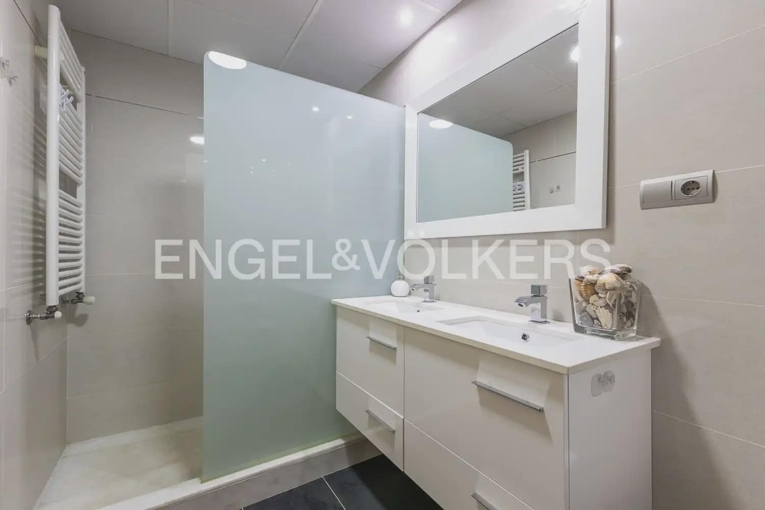 5 slaapkamer Huis te koop in Carcaixent met garage - € 340.000 (Ref: 9973750)
