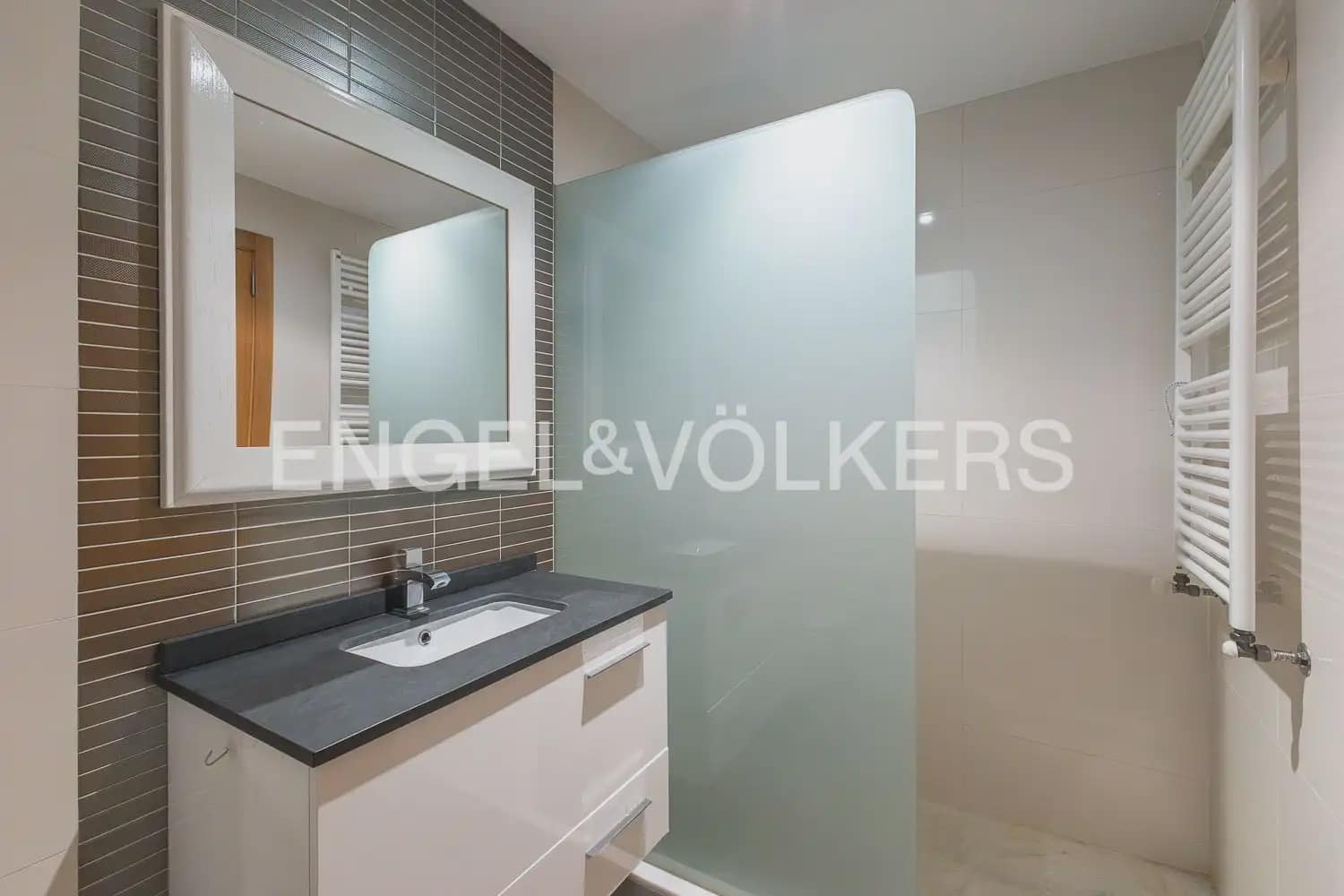 5 slaapkamer Huis te koop in Carcaixent met garage - € 340.000 (Ref: 9973750)