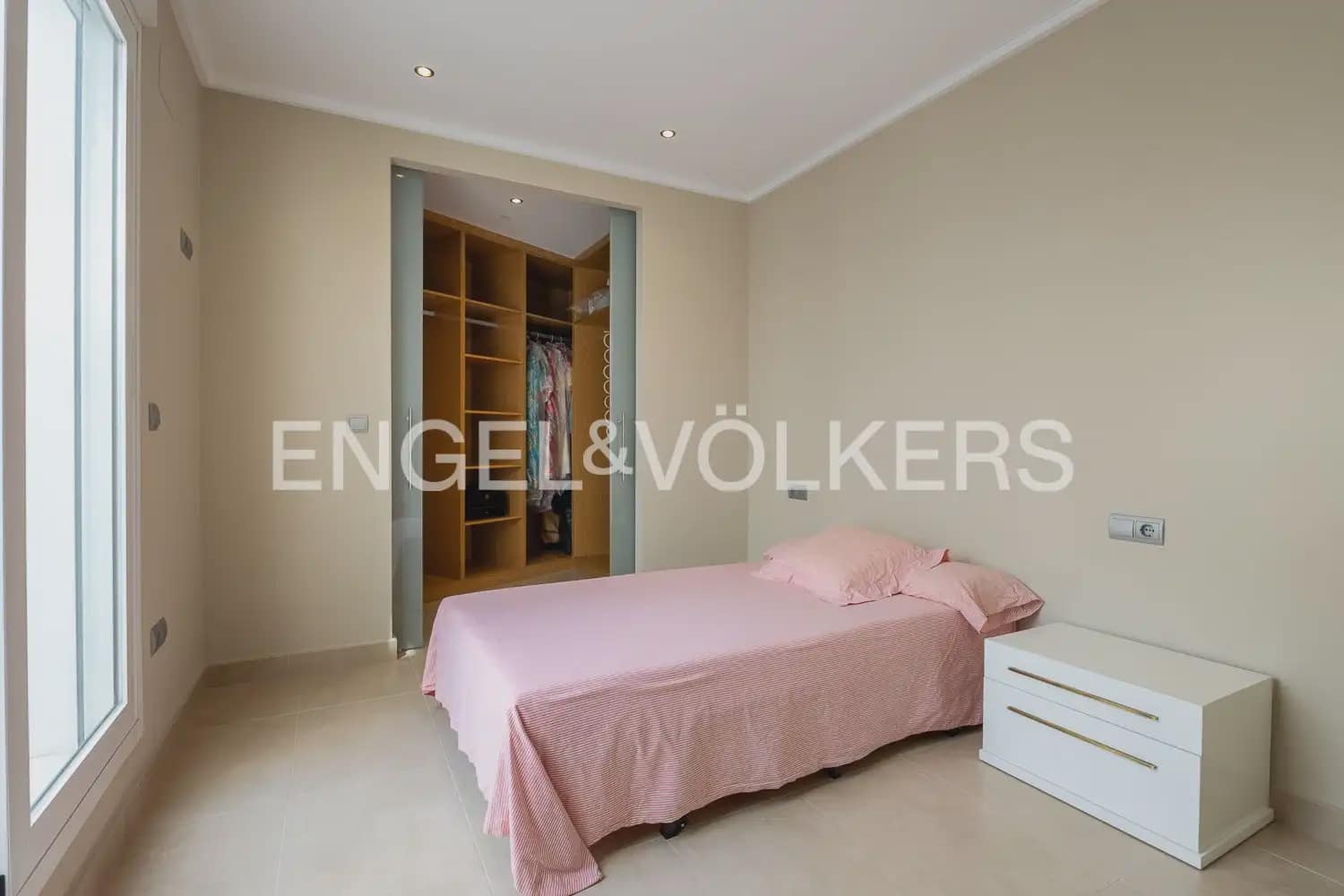 5 slaapkamer Huis te koop in Carcaixent met garage - € 340.000 (Ref: 9973750)