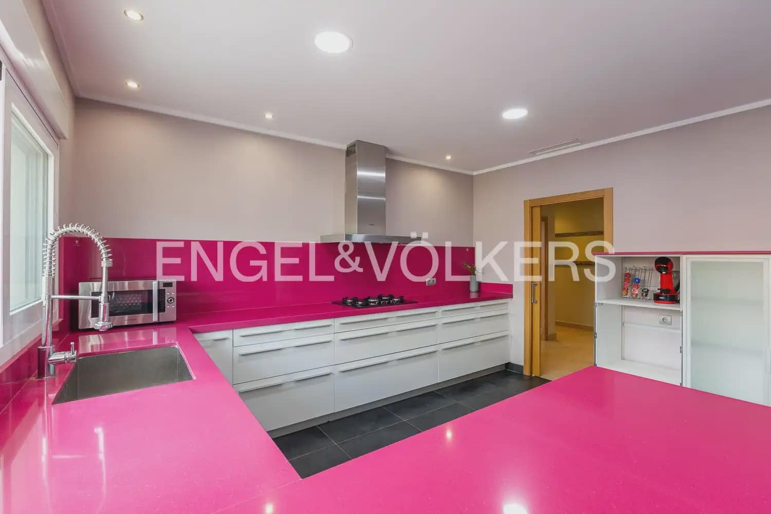 5 slaapkamer Huis te koop in Carcaixent met garage - € 340.000 (Ref: 9973750)