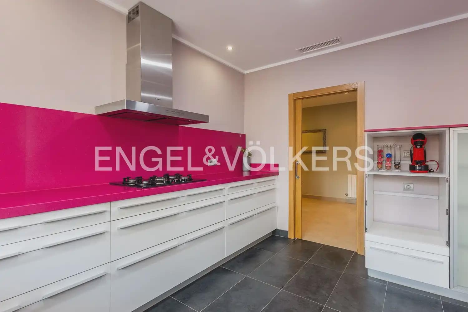 5 slaapkamer Huis te koop in Carcaixent met garage - € 340.000 (Ref: 9973750)