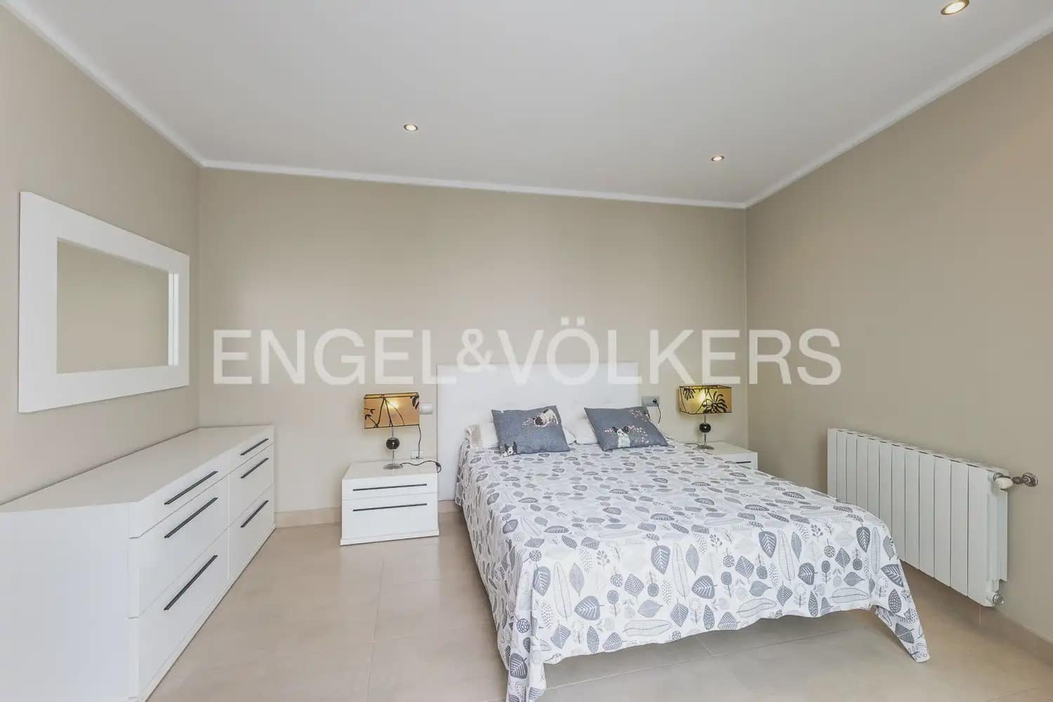 5 slaapkamer Huis te koop in Carcaixent met garage - € 340.000 (Ref: 9973750)