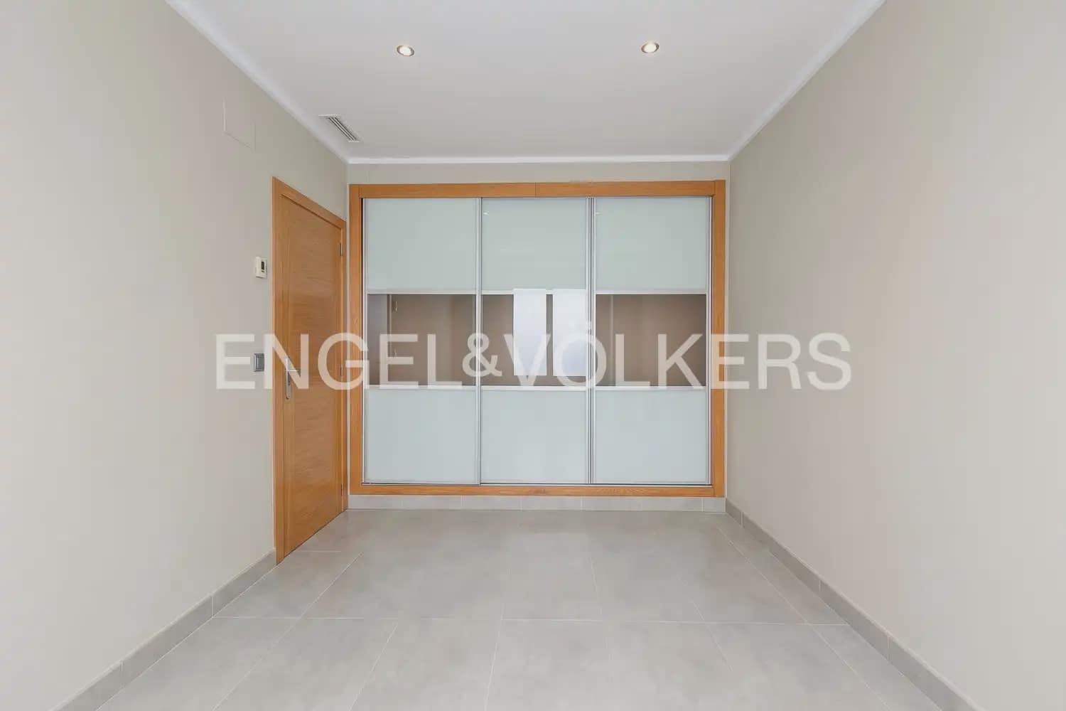 5 slaapkamer Huis te koop in Carcaixent met garage - € 340.000 (Ref: 9973750)