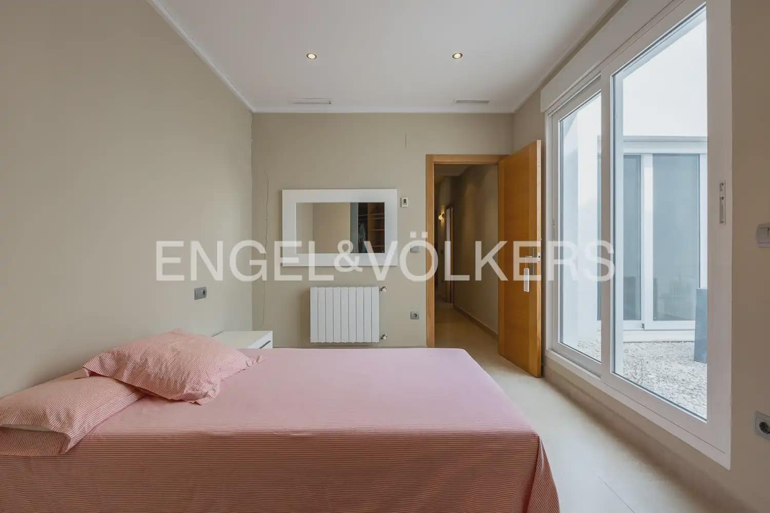 5 slaapkamer Huis te koop in Carcaixent met garage - € 340.000 (Ref: 9973750)