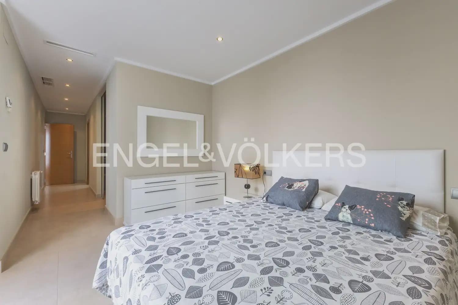5 slaapkamer Huis te koop in Carcaixent met garage - € 340.000 (Ref: 9973750)
