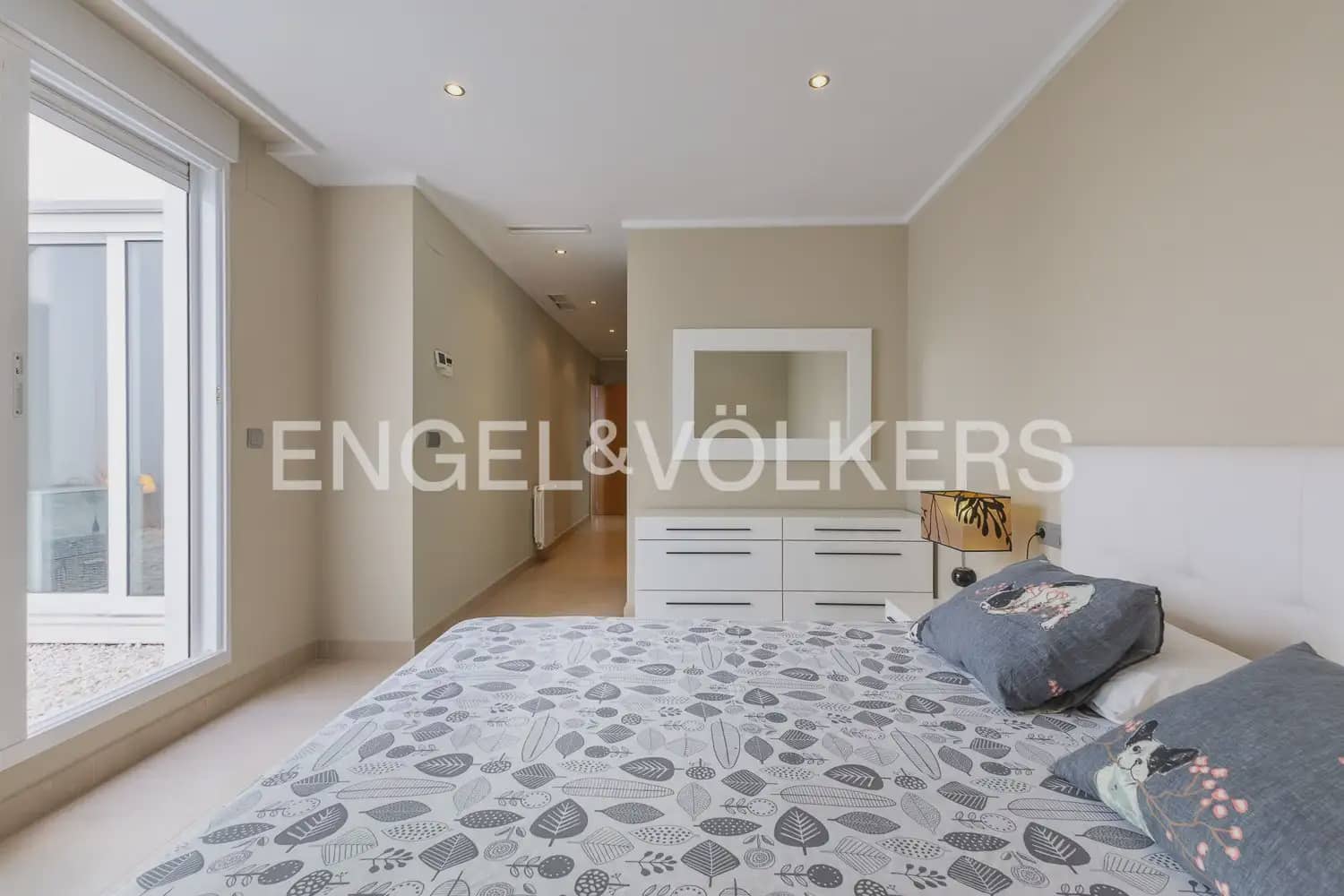 5 slaapkamer Huis te koop in Carcaixent met garage - € 340.000 (Ref: 9973750)