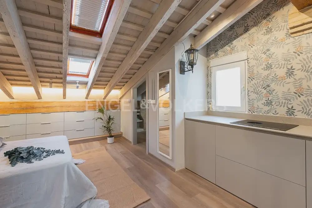 1 soverom Leilighet til leie i Valencia by - € 1 350 (Ref: 9973873)