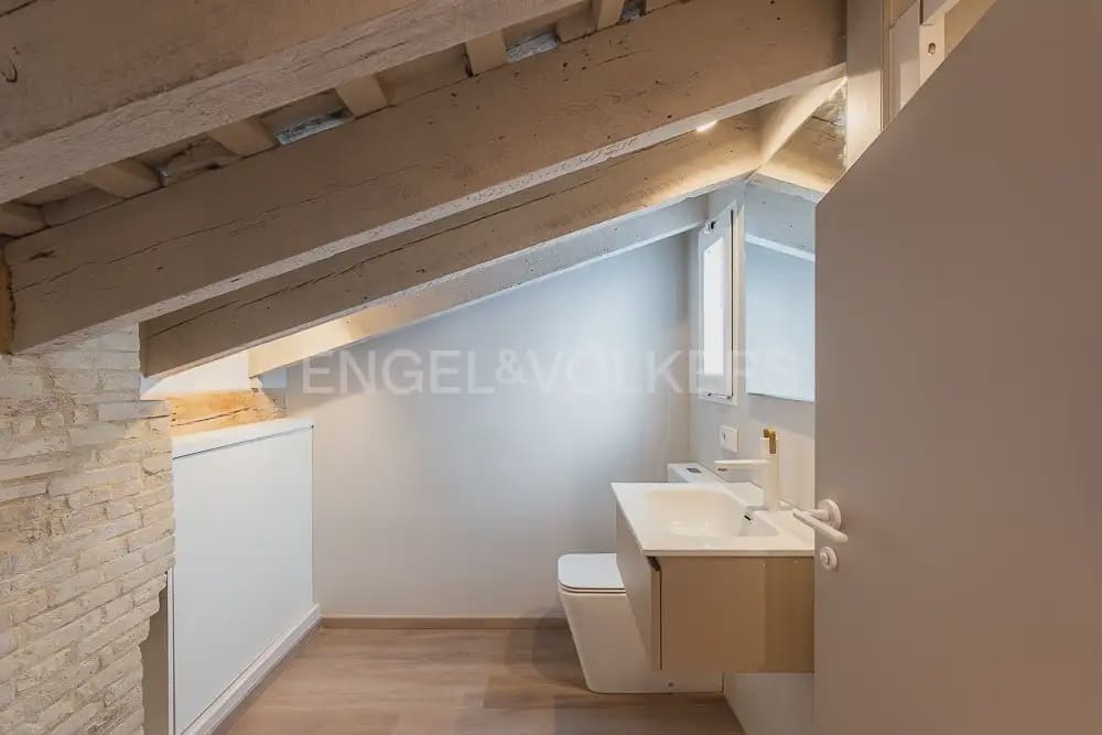 1 soverom Leilighet til leie i Valencia by - € 1 350 (Ref: 9973873)