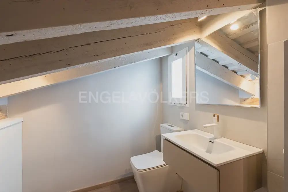 1 soverom Leilighet til leie i Valencia by - € 1 350 (Ref: 9973873)