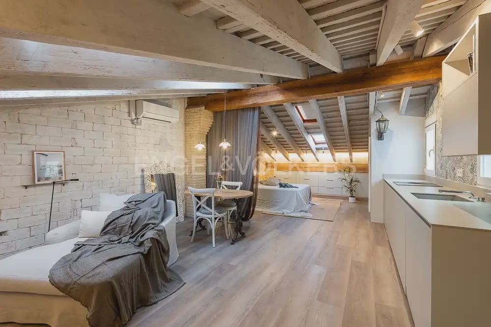 1 soverom Leilighet til leie i Valencia by - € 1 350 (Ref: 9973873)