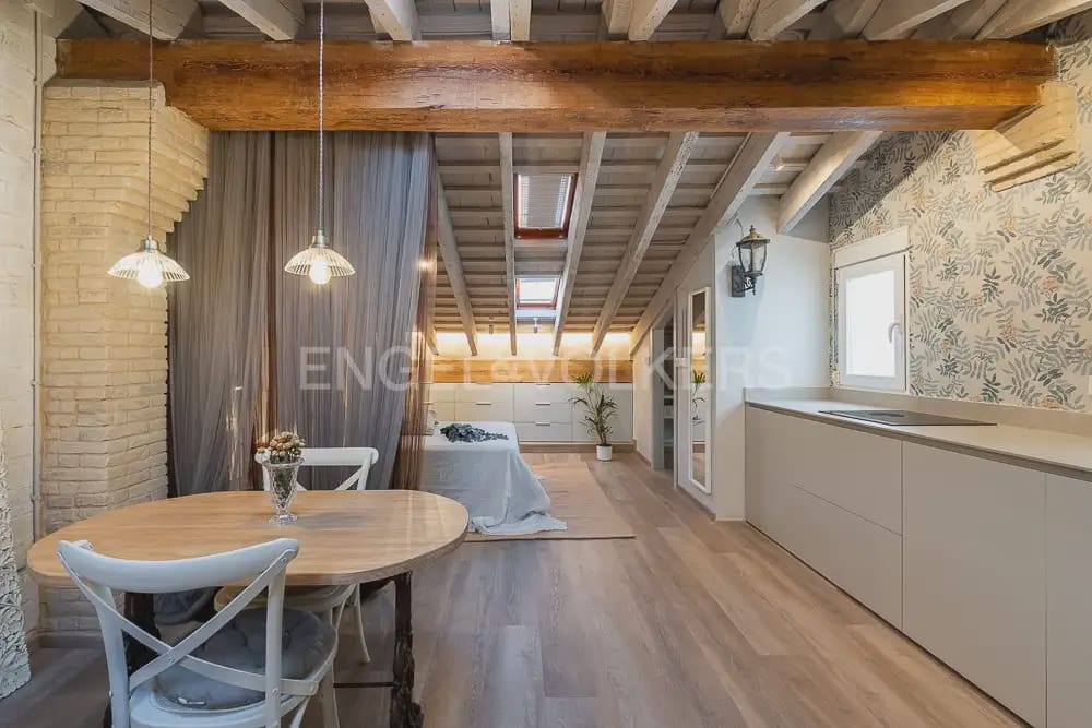 1 soverom Leilighet til leie i Valencia by - € 1 350 (Ref: 9973873)