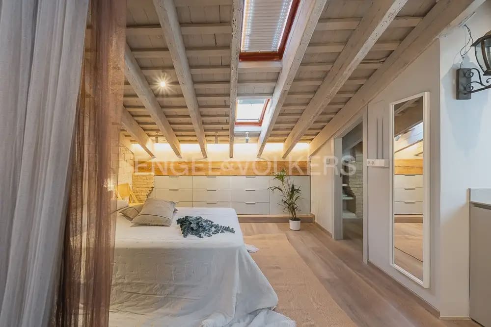 1 soverom Leilighet til leie i Valencia by - € 1 350 (Ref: 9973873)