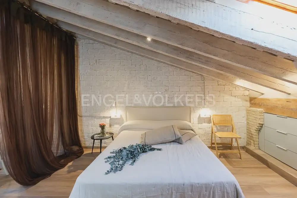 1 soverom Leilighet til leie i Valencia by - € 1 350 (Ref: 9973873)
