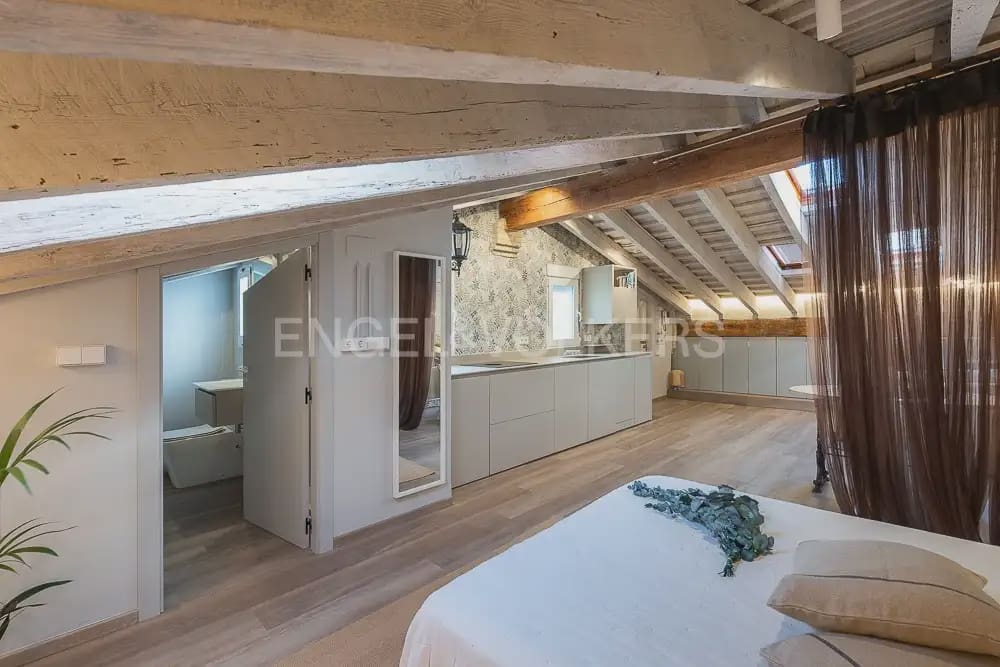 1 soverom Leilighet til leie i Valencia by - € 1 350 (Ref: 9973873)