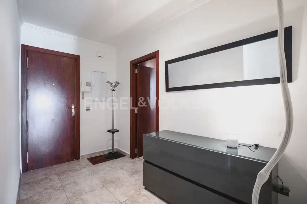 5 bedroom Flat for rent in Valencia city - € 2,300 (Ref: 9973874)